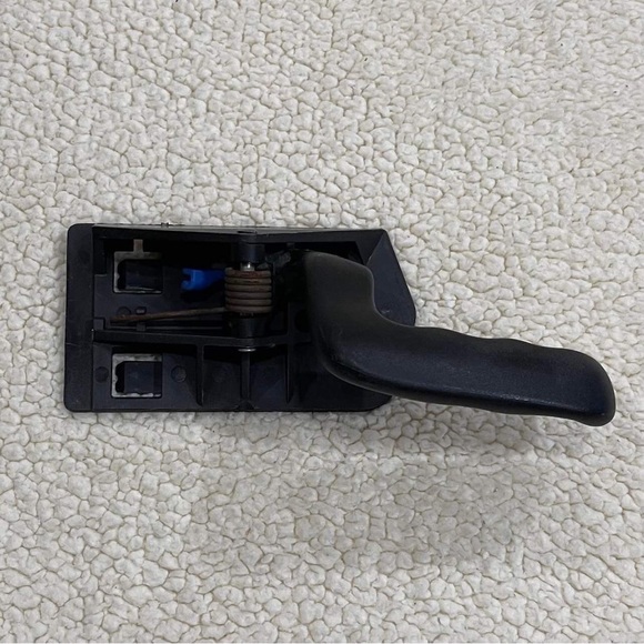 Chev Silverado Tahoe GMC Sierra Yukon Interior Door Handle 15029904  15057526 - Picture 8 of 15